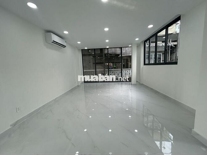 Nhà MT Võ Văn Tần gần Nguyễn Thượng Hiền Sàn Suốt kd tự do