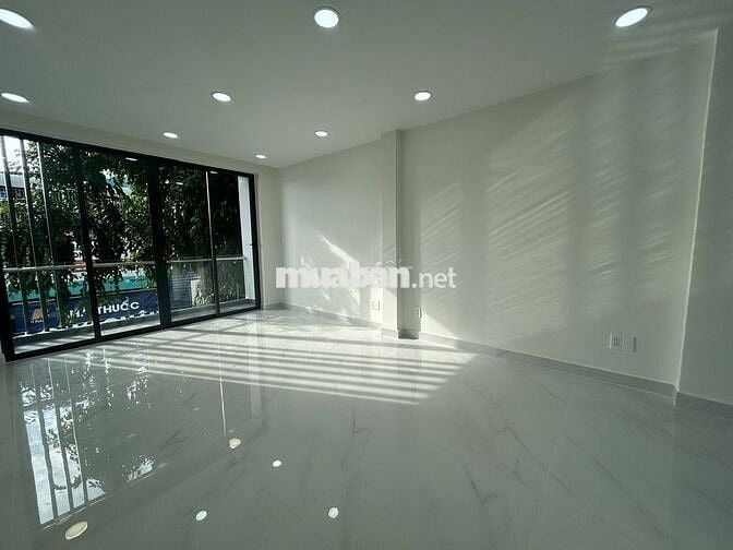 Nhà MT Võ Văn Tần gần Nguyễn Thượng Hiền Sàn Suốt kd tự do