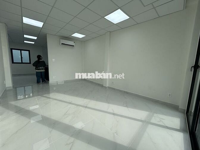 Nhà MT Võ Văn Tần gần Nguyễn Thượng Hiền Sàn Suốt kd tự do