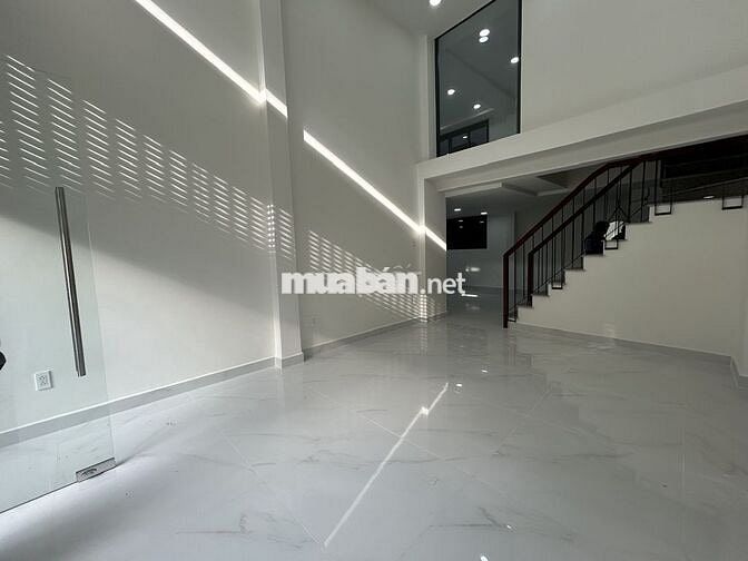 Nhà MT Võ Văn Tần gần Nguyễn Thượng Hiền Sàn Suốt kd tự do