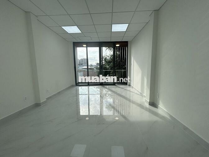 Nhà MT Võ Văn Tần gần Nguyễn Thượng Hiền Sàn Suốt kd tự do
