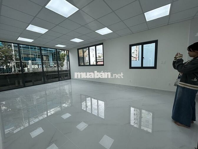 Nhà MT Võ Văn Tần gần Nguyễn Thượng Hiền Sàn Suốt kd tự do