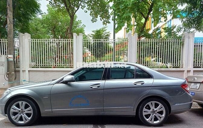 Mercedes-Benz C-Class Bạc