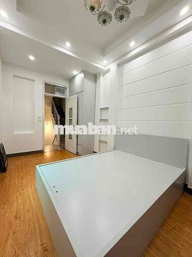 Lô góc Cự Lộc, 2 thoáng, 20m ra ô tô, ngõ rộng, nhà đẹp. 26m Chỉ 6,2ty