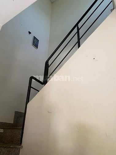 Nhà ở 31m2 , ngang 3.1m dào 10m ,thoáng mát , sát đường phạm văn đồng 