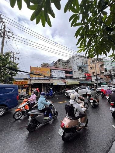 Ngay cổng chợ Bình Thới!! 8-10.5 x 20m giữa 2 ngã tư sầm uất 3.5 tầng