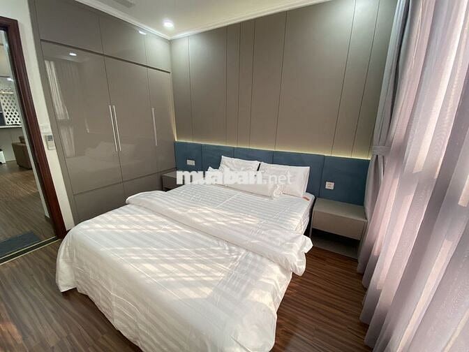 Bán căn hộ 3PN Vinhomes Central Park 128m2 nội thất cao cấp sổ hồng