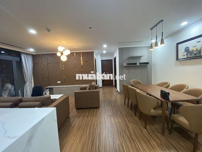 Bán căn hộ 3PN Vinhomes Central Park 128m2 nội thất cao cấp sổ hồng