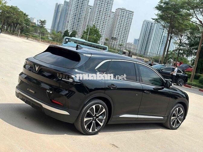 Xe điện VinFast VF8 PLUS 2023 Đen