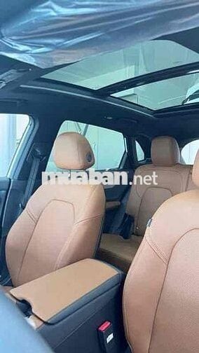 Xe điện VinFast VF8 PLUS 2023 Đen