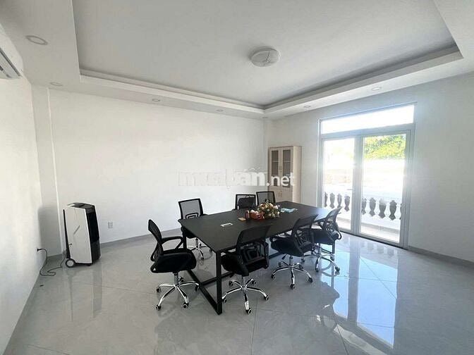 Cần cho thuê mặt tiền song hành Q12 .DT 8 x25 1trệt 2 Lầu giá 31 triệu