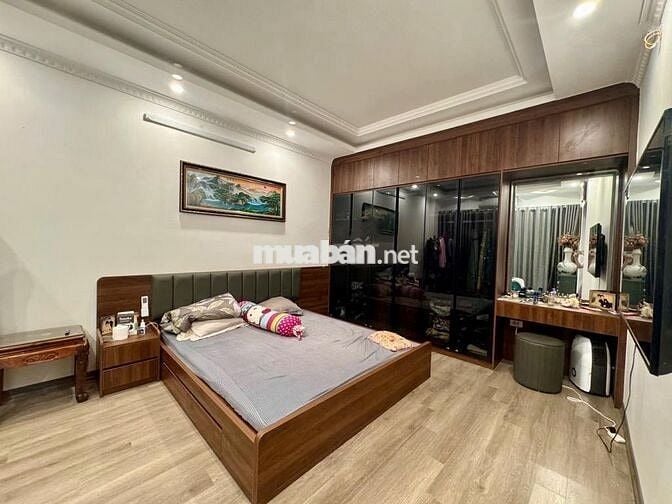 Bán nhà Trần Thái Tông, Cầu Giấy, Nhà dân xây, 50m2, 11,75 tỷ