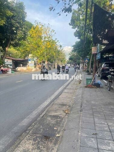 Nhà 3 Tầng , 2 Mặt Thoáng Mát , Mặt Phố Cam Mộc , Dông Anh 