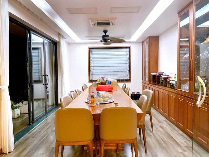 BÁN GẤP BIỆT THỰ LINH ĐÀM LÔ GÓC 235m*5T, MT 27.5m GIÁ CHỈ 67 TỶ.