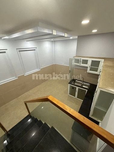 🚘 mặt tiền Huỳnh Văn Bánh nhà 4 lầu 