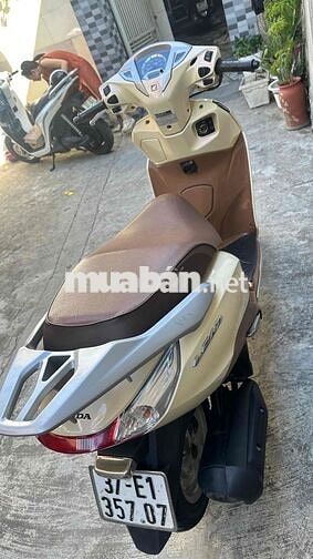 Honda Lead Vàng kem