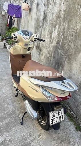Honda Lead Vàng kem