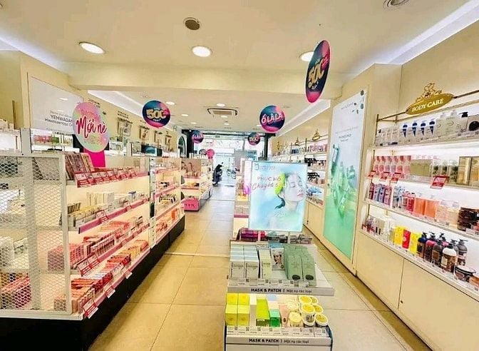 TUYỂN NHÂN VIÊN BÁN HÀNG+ CSKH + LỄ TÂN   (chính thức hoặc thời vụ)