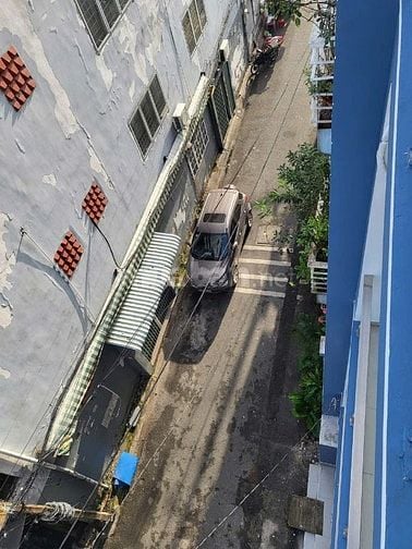 Cho thuê nhà hẻm xe tải 3 lầu 1 sân thượng 61/1 Thăng Long Tân Bình (c