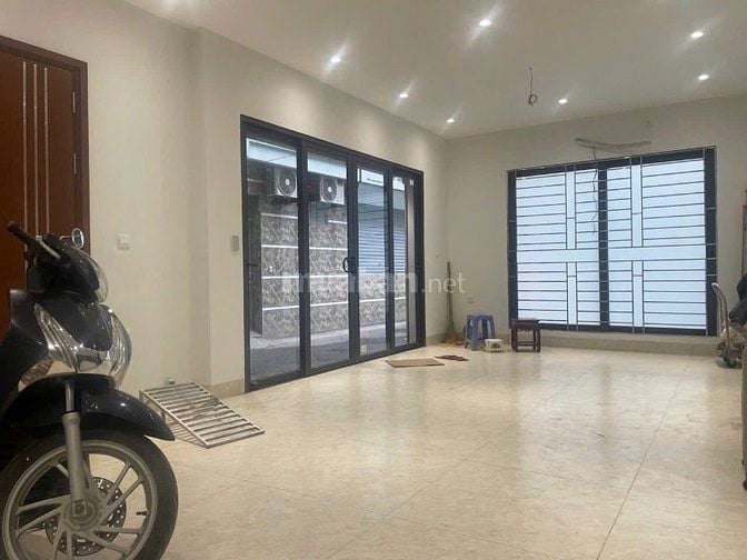 CHO THUÊ MBKD TẦNG 1 - LÔ GÓC - 2 MẶT TIỀN PHỐ VÕNG THỊ - TÂY HỒ