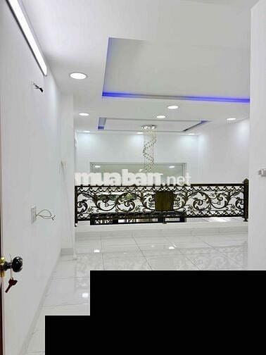 NHÀ NGUYÊN CĂN 1 LỬNG 3 LẦU GẦN CHỢ Ở LIỀN