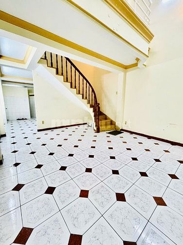 Cho thuê nhà 120/108 Thích Quảng Đức, P5, Q. Phú Nhuận 2 lầu, 3PN