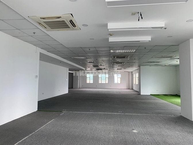 TOÀ VĂN PHÒNG 7 LẦU SÀN TRỐNG - 2000M2 GIÁ 300 TRIỆU