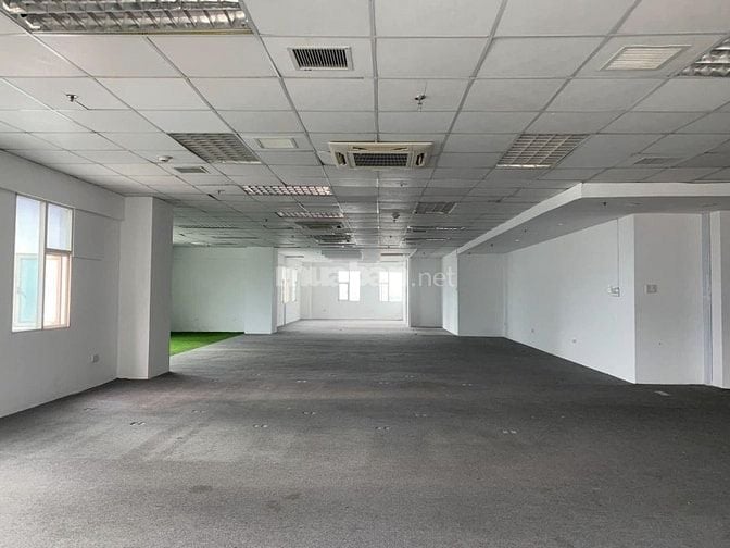 TOÀ VĂN PHÒNG 7 LẦU SÀN TRỐNG - 2000M2 GIÁ 300 TRIỆU