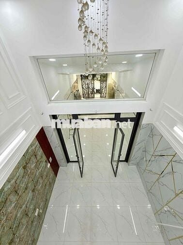 NHÀ NGUYÊN CĂN 1 LỬNG 3 LẦU GẦN CHỢ Ở LIỀN