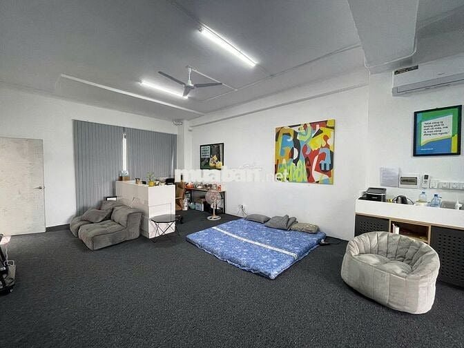 Cho thuê văn phòng tầng 4 diện tích lớn giá 13 triệu - Vạn Phúc City