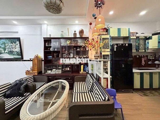 VỪA Ở VỪA CHO THUÊ NGANG LỚN 5,5m TRUNG TÂM BÌNH THẠNH RA SÂN BAY 5 '