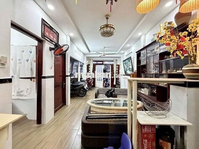 VỪA Ở VỪA CHO THUÊ NGANG LỚN 5,5m TRUNG TÂM BÌNH THẠNH RA SÂN BAY 5 '