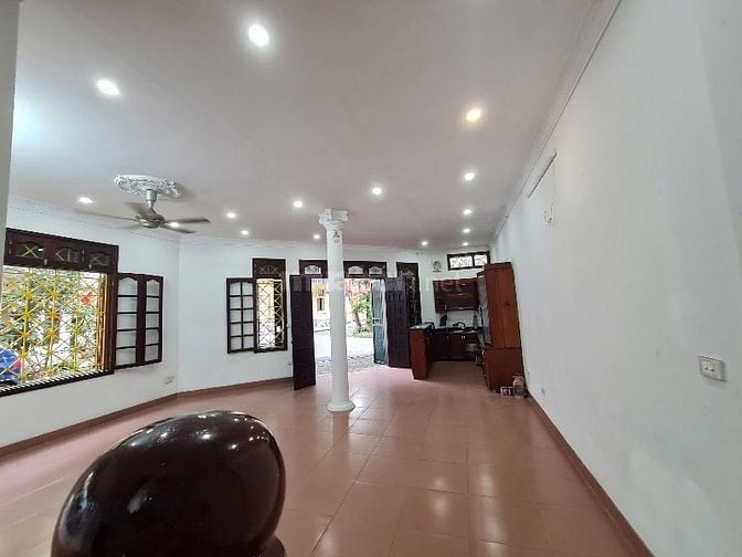 Căn góc 4T khu P/Lô Víp Tam Trinh cách MP có 30m vỉa hè oto tránh 