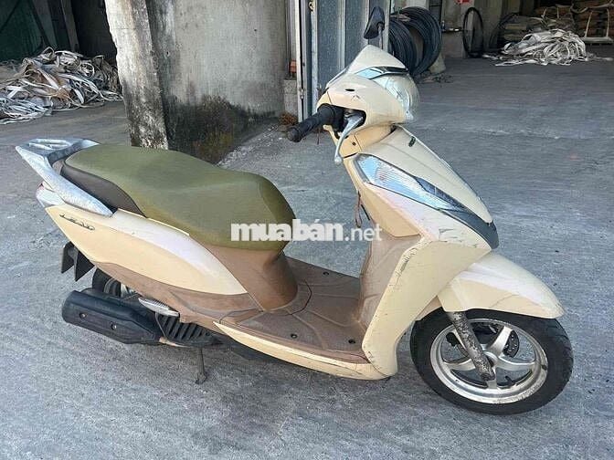 Honda Lead Vàng kem