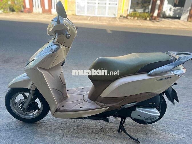 Honda Lead Vàng kem