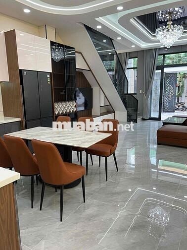 chính chủ cần bán nhà ngay chợ đầu mối hóc môn
