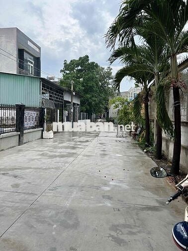 chính chủ cần bán nhà ngay chợ đầu mối hóc môn