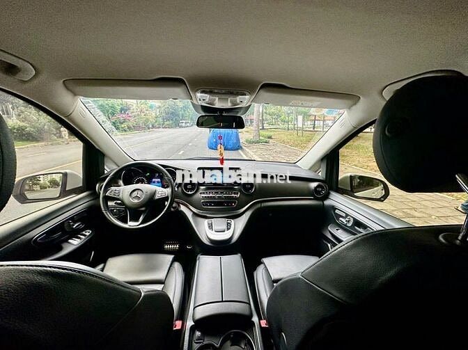 Mercedes-Benz V250 AMG 2023 Trắng