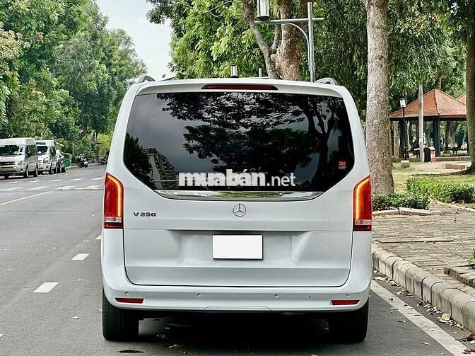 Mercedes-Benz V250 AMG 2023 Trắng