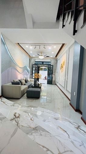 Nhà bán hẻm xe hơi  thông 156 Tô Hiến Thành Quận 10, kế chợ thuốc tây