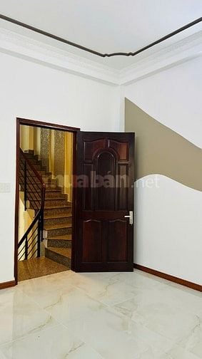 Nhà bán hẻm xe hơi  thông 156 Tô Hiến Thành Quận 10, kế chợ thuốc tây