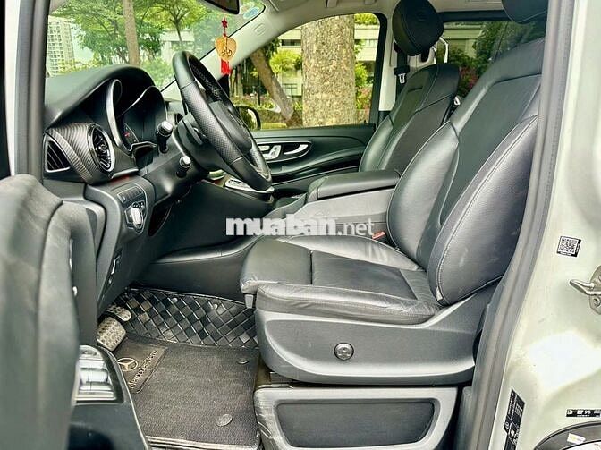 Mercedes-Benz V250 AMG 2023 Trắng