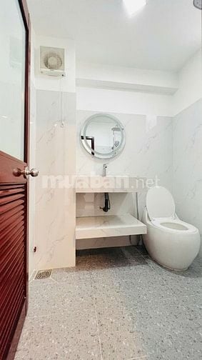 Nhà bán hẻm xe hơi  thông 156 Tô Hiến Thành Quận 10, kế chợ thuốc tây