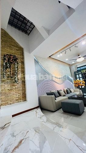 Nhà bán hẻm xe hơi  thông 156 Tô Hiến Thành Quận 10, kế chợ thuốc tây