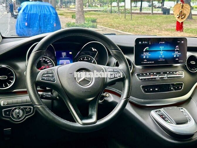 Mercedes-Benz V250 AMG 2023 Trắng
