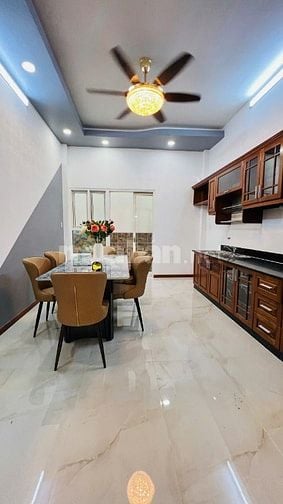 Nhà bán hẻm xe hơi  thông 156 Tô Hiến Thành Quận 10, kế chợ thuốc tây