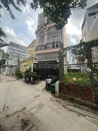 Bán đất  73.9m2 / 6.5 tỷ , hẻm ô tô , đường Lê Văn Thịnh  