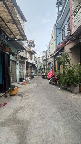 Nhà hxh dt15m2 đúc 1 lầu 1 phòng ngủ lớn 2wc đường Âu Cơ, Q. Tân Phú