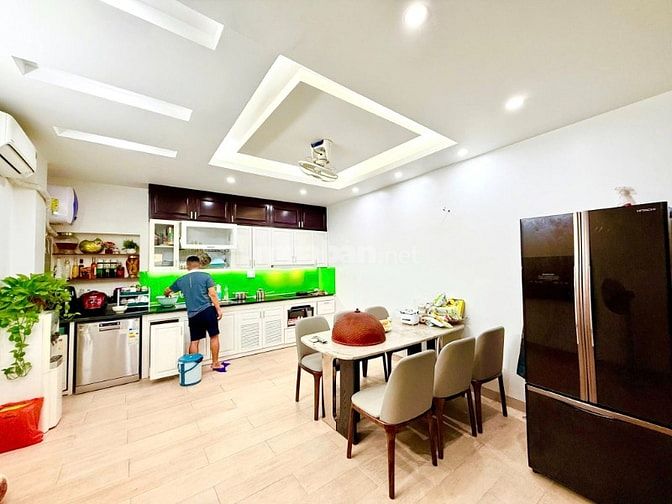 Bán nhà Nguyễn Chí Thanh 50m2, ngõ thông, xây 5 tầng, ô tô tránh