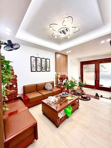 Bán nhà Nguyễn Chí Thanh 50m2, ngõ thông, xây 5 tầng, ô tô tránh